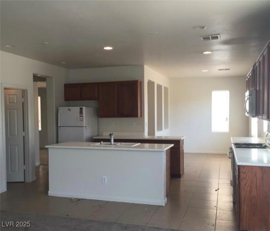 3608 Tundra Swan St, Las Vegas, NV 89122 photo