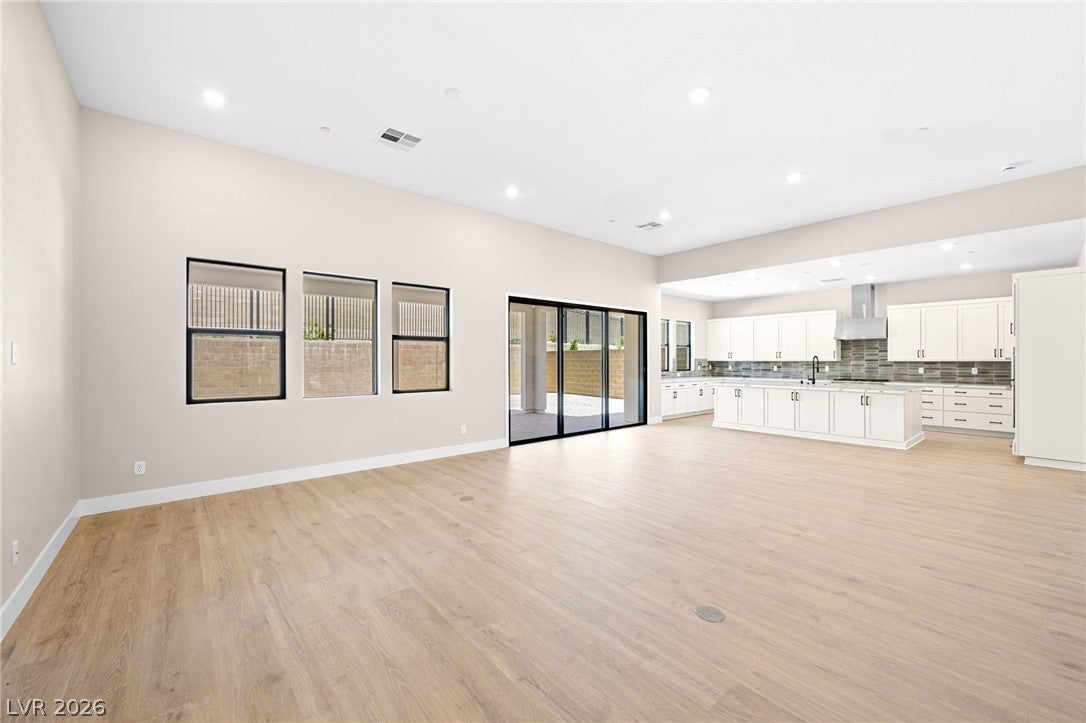 525 Stowell Ave, Las Vegas, NV 89138 photo