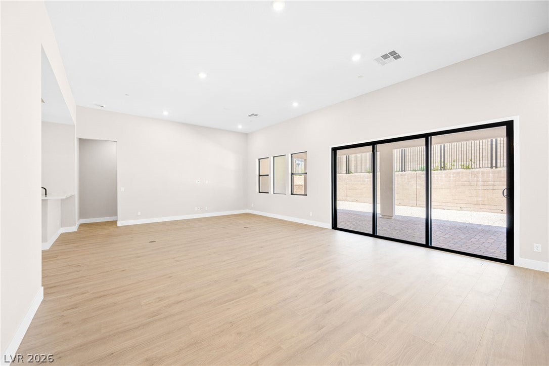 525 Stowell Ave, Las Vegas, NV 89138 photo