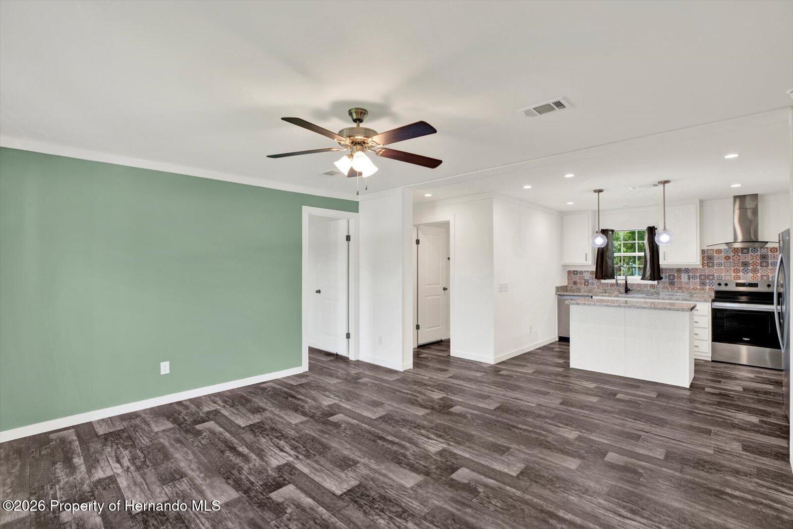 16066 Narrow St, Brooksville, FL 34604 photo