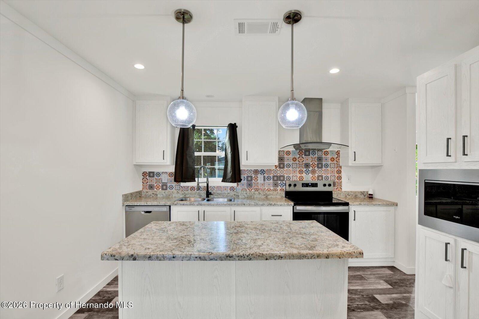 16066 Narrow St, Brooksville, FL 34604 photo