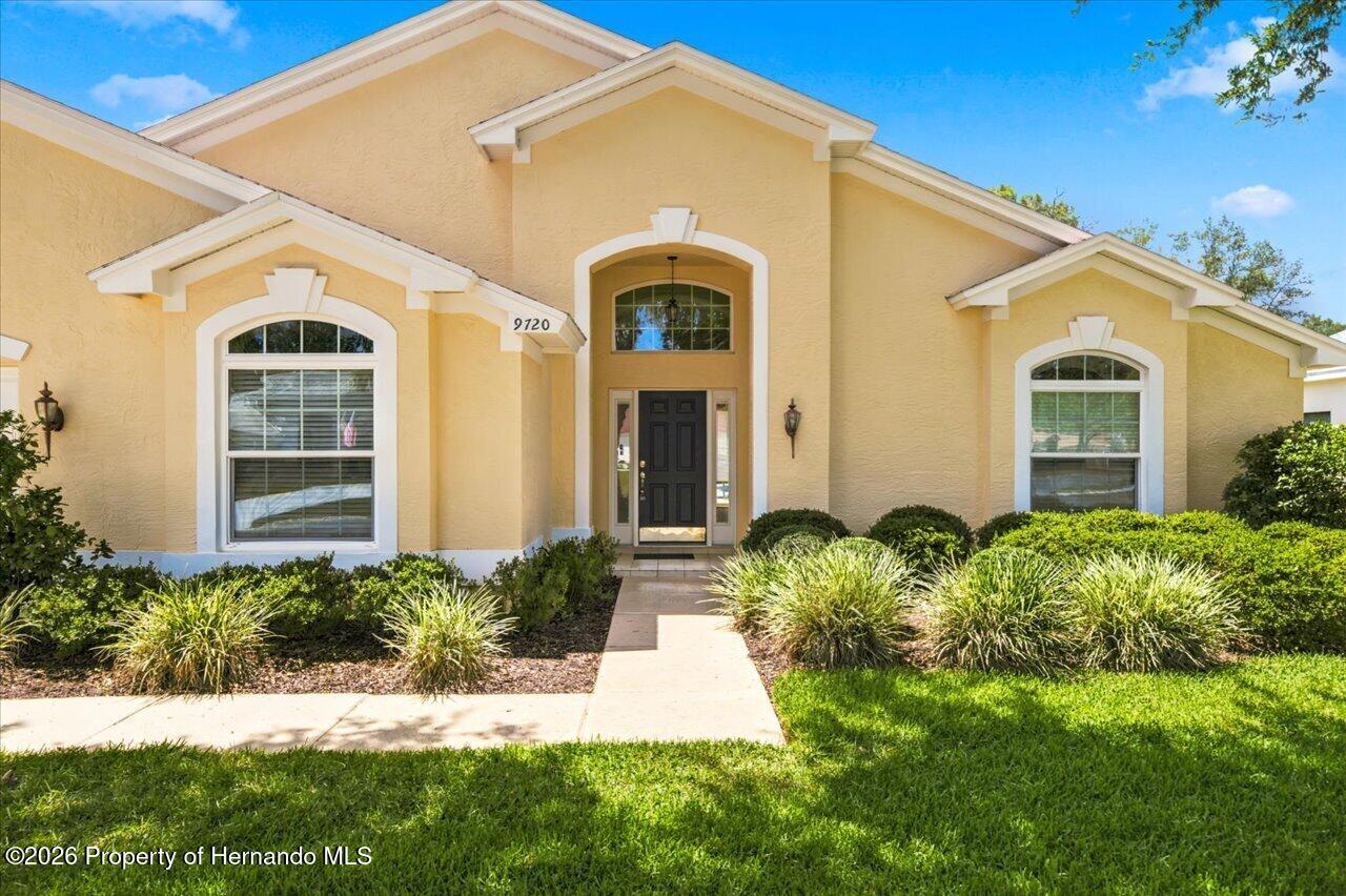 9720 Southern Belle Dr, Weeki Wachee, FL 34613