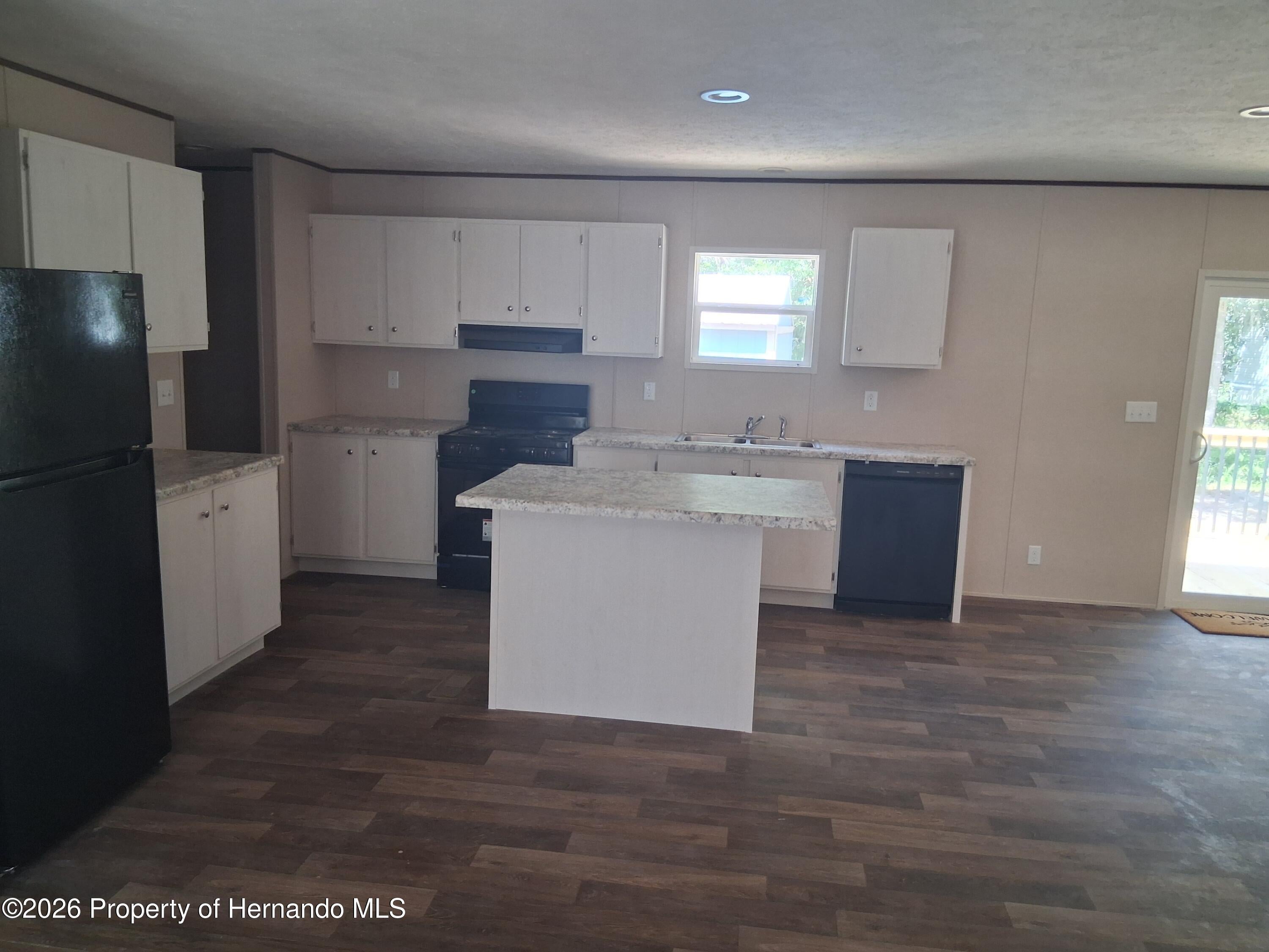 6647 W Van Buren Dr, Homosassa, FL 34448 photo
