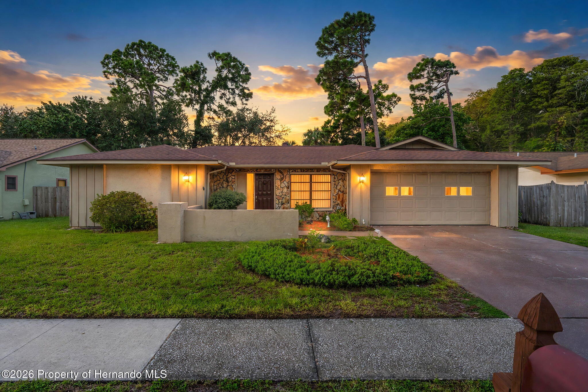2220 Colonial Blvd, Palm Harbor, FL 34683