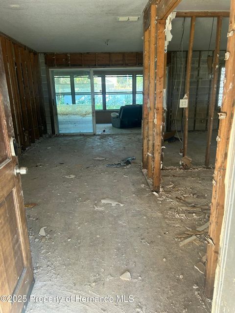 Single Family Residence in Dade City FL 4968 Lakewood Drive 5.jpg