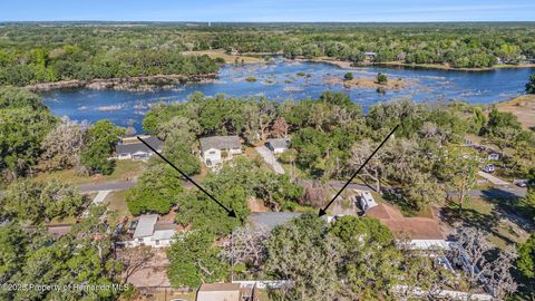 Single Family Residence in Dade City FL 4968 Lakewood Drive 3.jpg