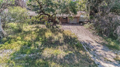 Single Family Residence in Dade City FL 4968 Lakewood Drive 4.jpg