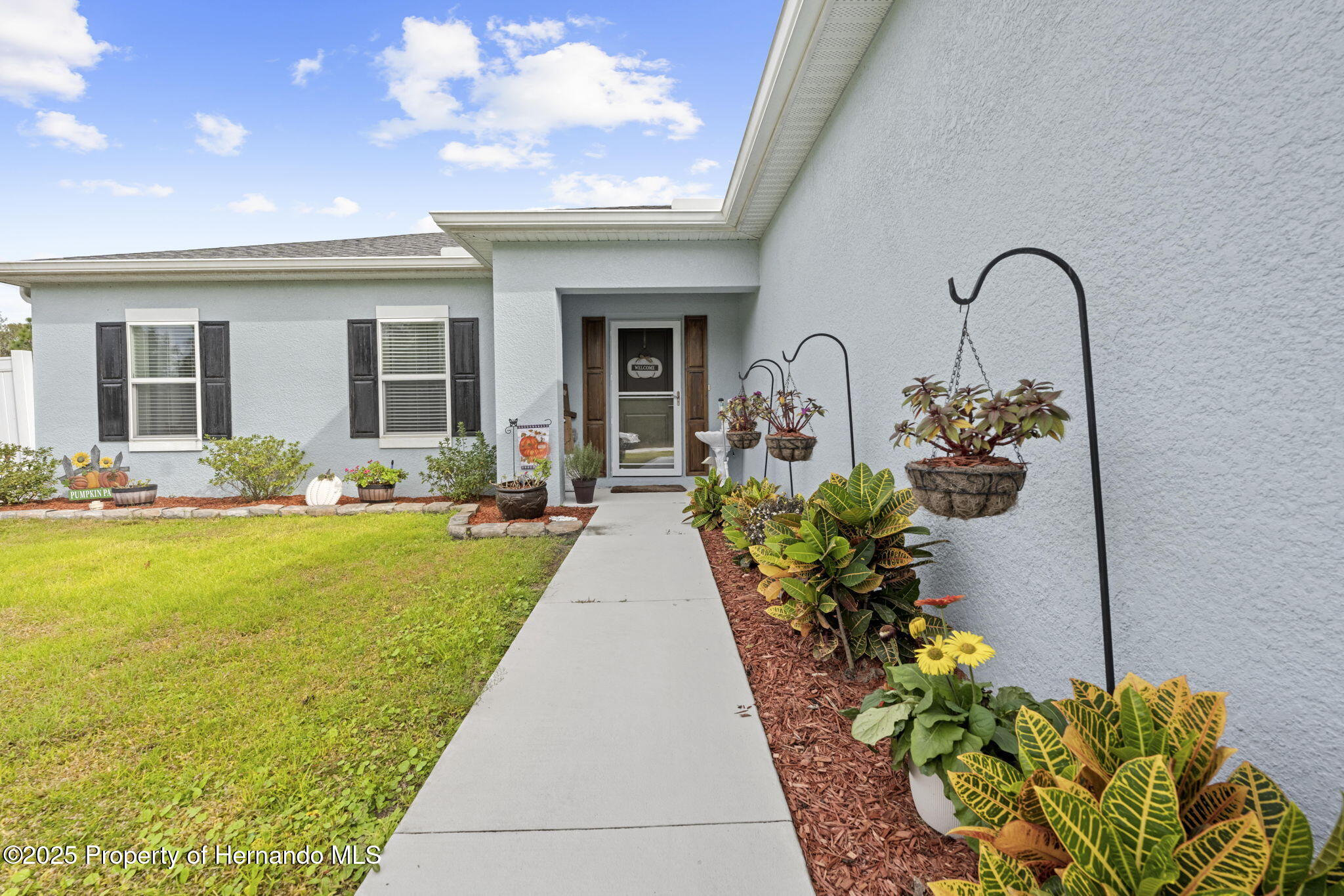 18062 Malibar Rd, Weeki Wachee, FL 34614 photo