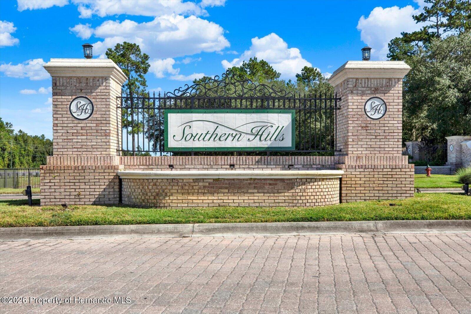 6757 Summit View Dr, Brooksville, FL 34601 photo