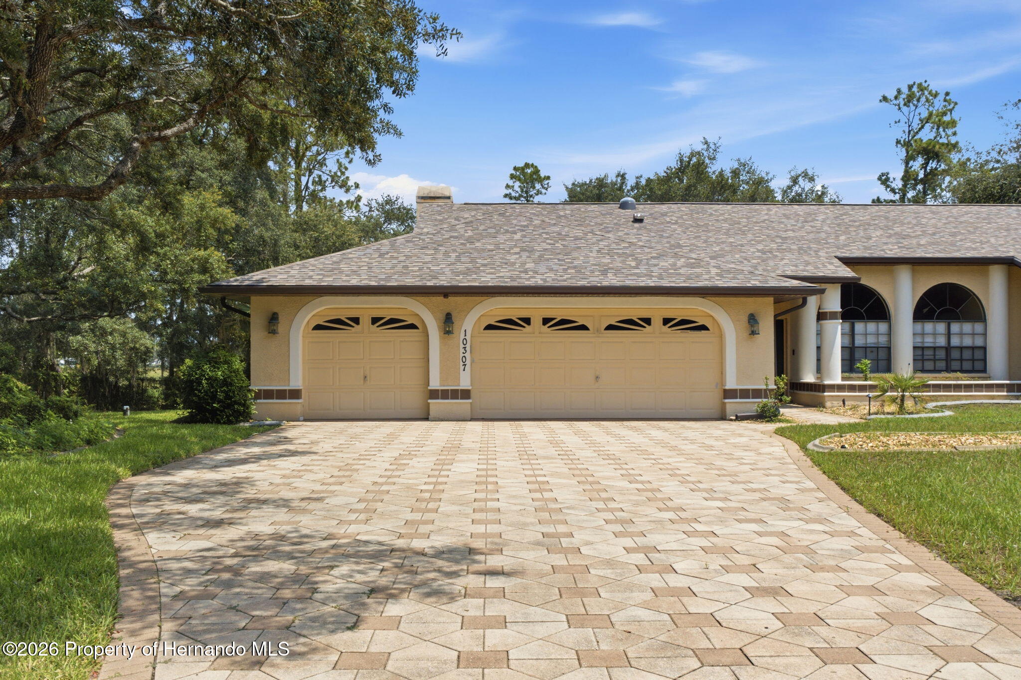 10307 Waters Edge Ct, Weeki Wachee, FL 34613 photo