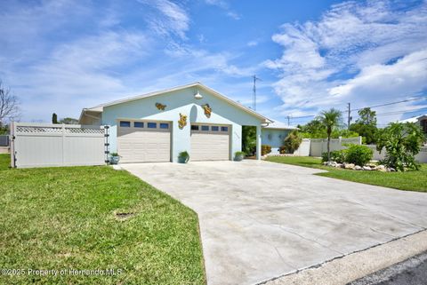 Single Family Residence in Hernando Beach FL 4266 Deleon Drive.jpg