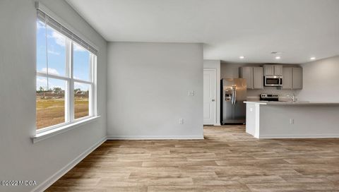 Single Family Residence in Bonaire GA 1402 Adirondac Way 4.jpg