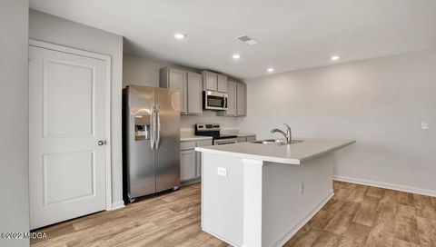 Single Family Residence in Bonaire GA 1402 Adirondac Way 5.jpg