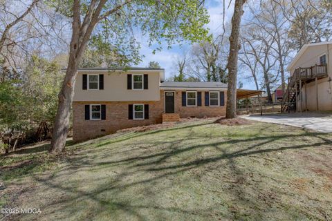 Single Family Residence in Warner Robins GA 110 Vassas Court.jpg