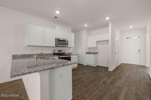 Single Family Residence in Bonaire GA 1399 Adirondac Way 9.jpg