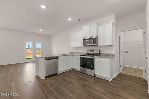 Single Family Residence in Bonaire GA 1399 Adirondac Way 3.jpg