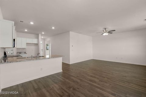 Single Family Residence in Bonaire GA 1399 Adirondac Way 4.jpg