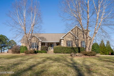 Single Family Residence in Forsyth GA 111 Essex Place.jpg