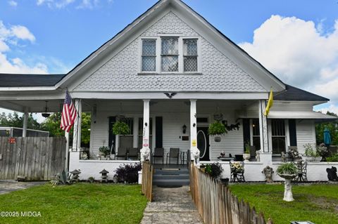 Single Family Residence in Eastman GA 5321 Oak Street.jpg