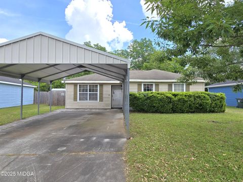 Single Family Residence in Warner Robins GA 302 Dunmurry Place.jpg