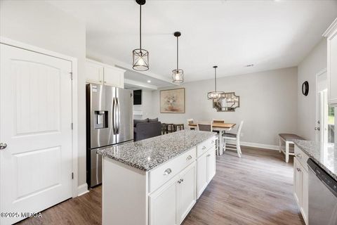 Single Family Residence in Gray GA 309 Davis Road 13.jpg