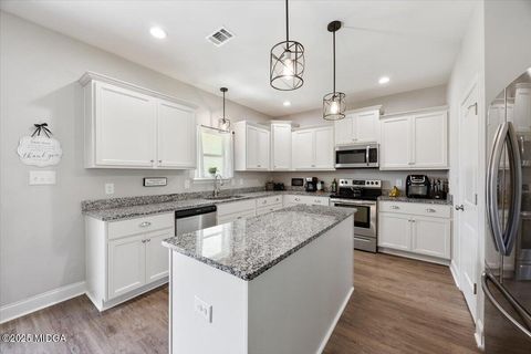 Single Family Residence in Gray GA 309 Davis Road 10.jpg