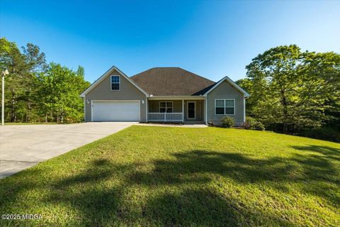 Single Family Residence in Byron GA 1168 E Seminole Drive.jpg