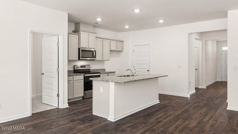 Single Family Residence in Bonaire GA 1400 Adirondac Way 4.jpg