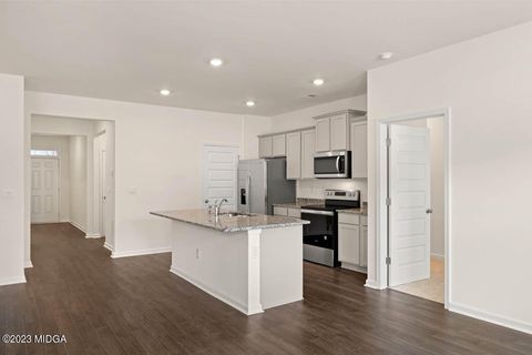 Single Family Residence in Bonaire GA 1400 Adirondac Way 3.jpg