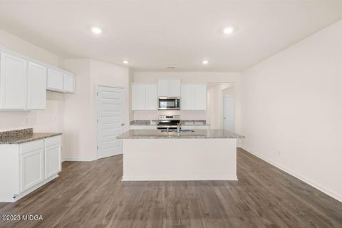 Single Family Residence in Bonaire GA 103 Ike Court 6.jpg