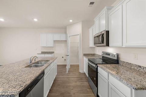 Single Family Residence in Bonaire GA 103 Ike Court 4.jpg