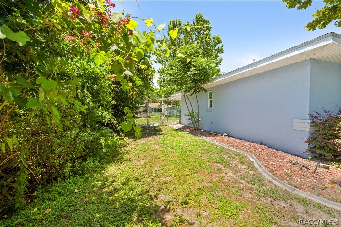 8643 Marvin St, Floral City, FL 34436 photo