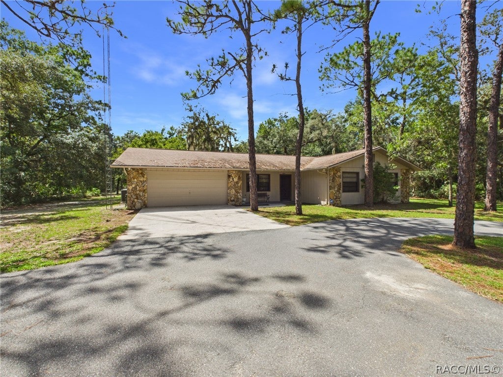 814 N Dunkenfield Ave, Crystal River, FL 34429 photo