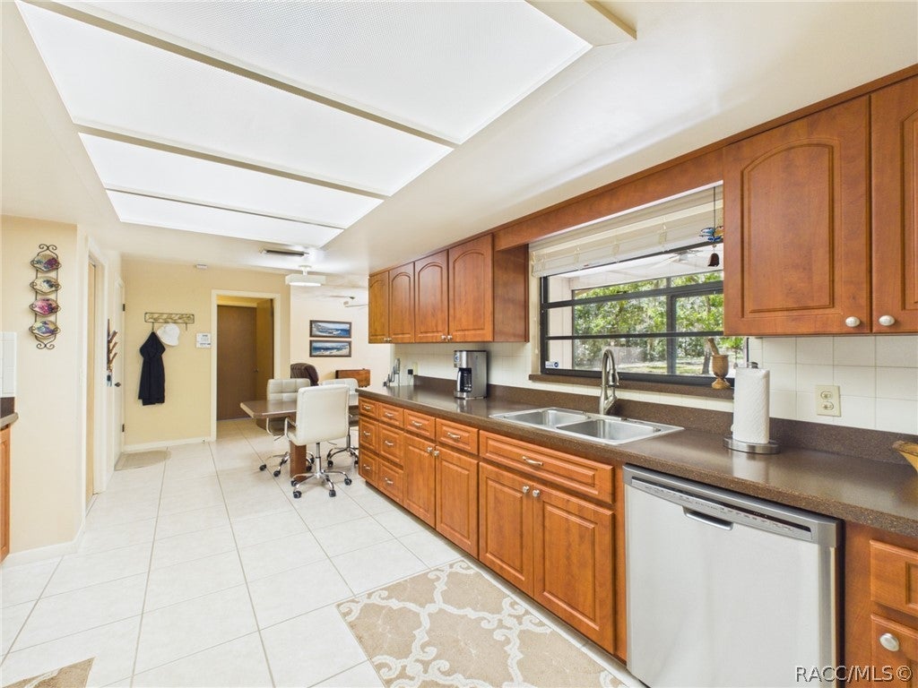 814 N Dunkenfield Ave, Crystal River, FL 34429 photo