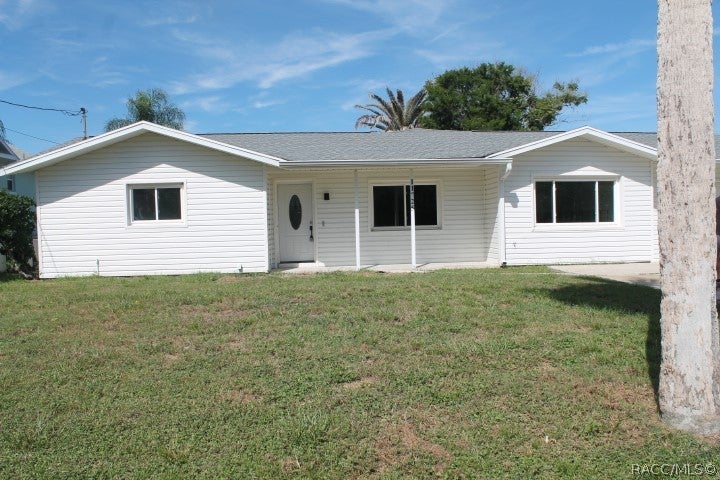 11725 W Bayshore Dr, Crystal River, FL 34429 photo