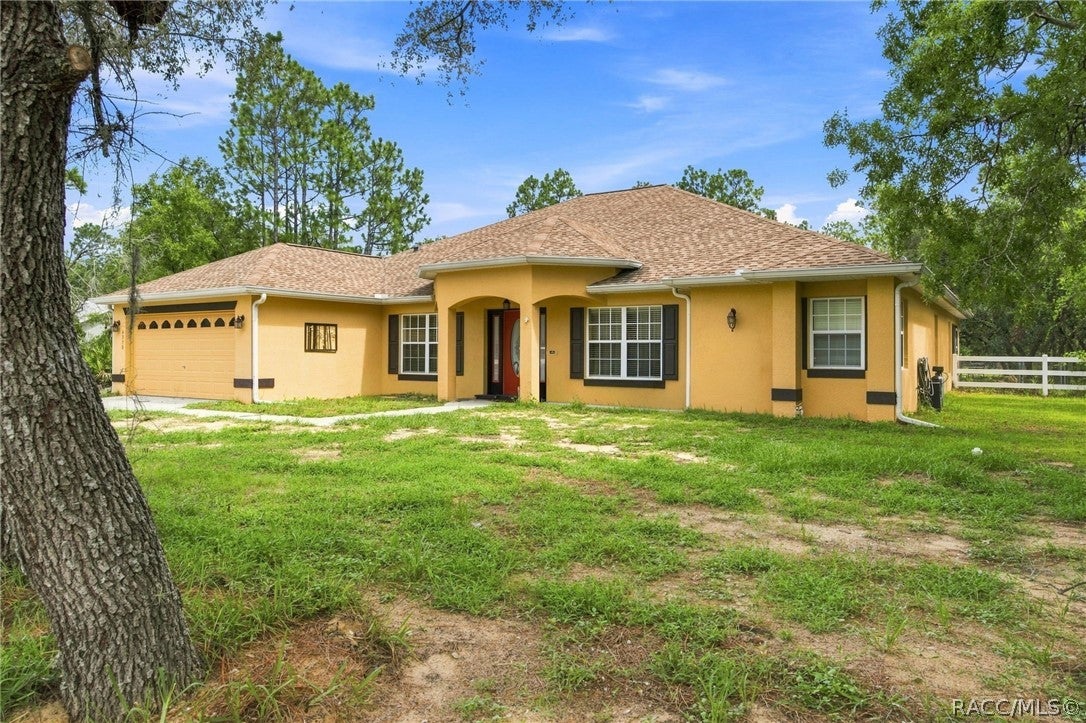 4350 Horseshoe Dr, Beverly Hills, FL 34465