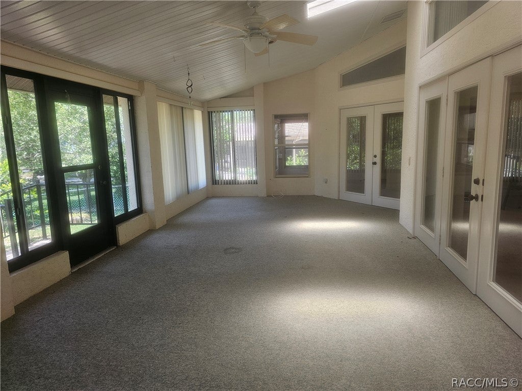 11718 W Riverhaven Dr, Homosassa, FL 34448 photo