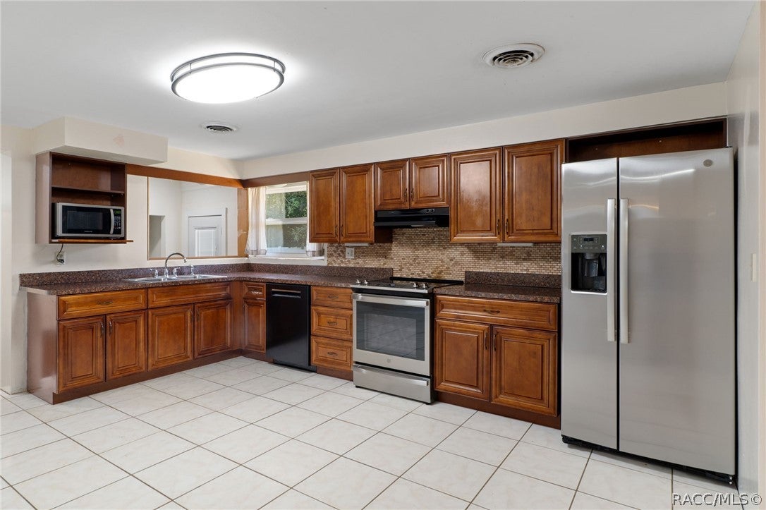 892 E Victoria Ln, Holder, FL 34445 photo