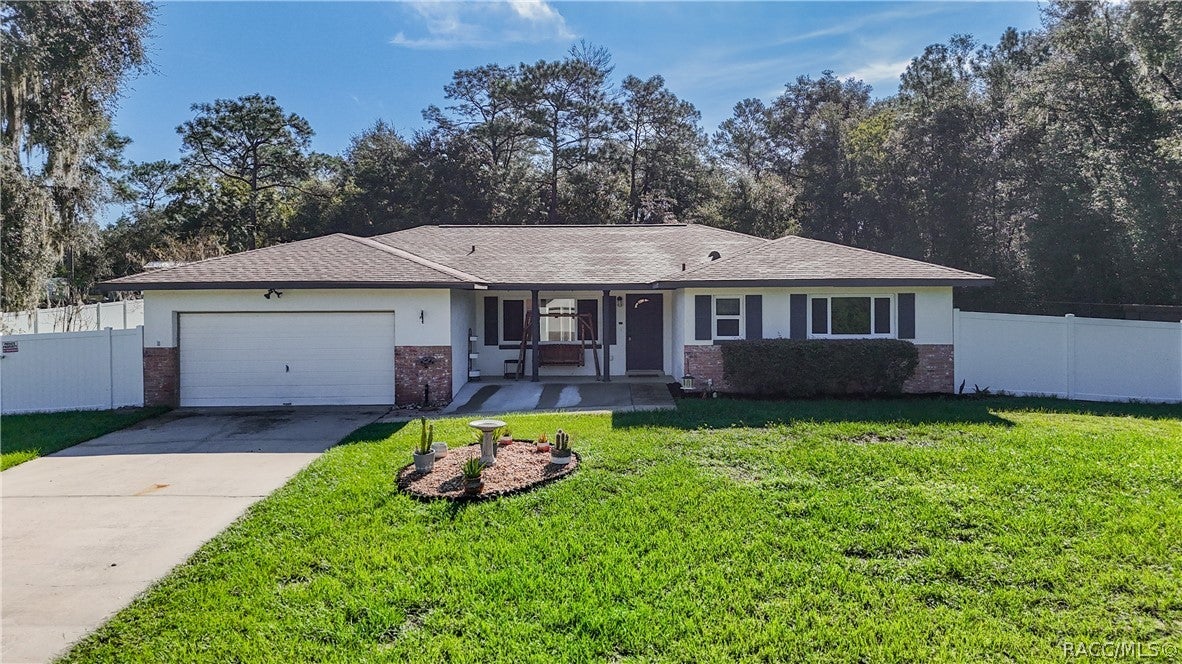 12261 Elm Pt, Floral City, FL 34436