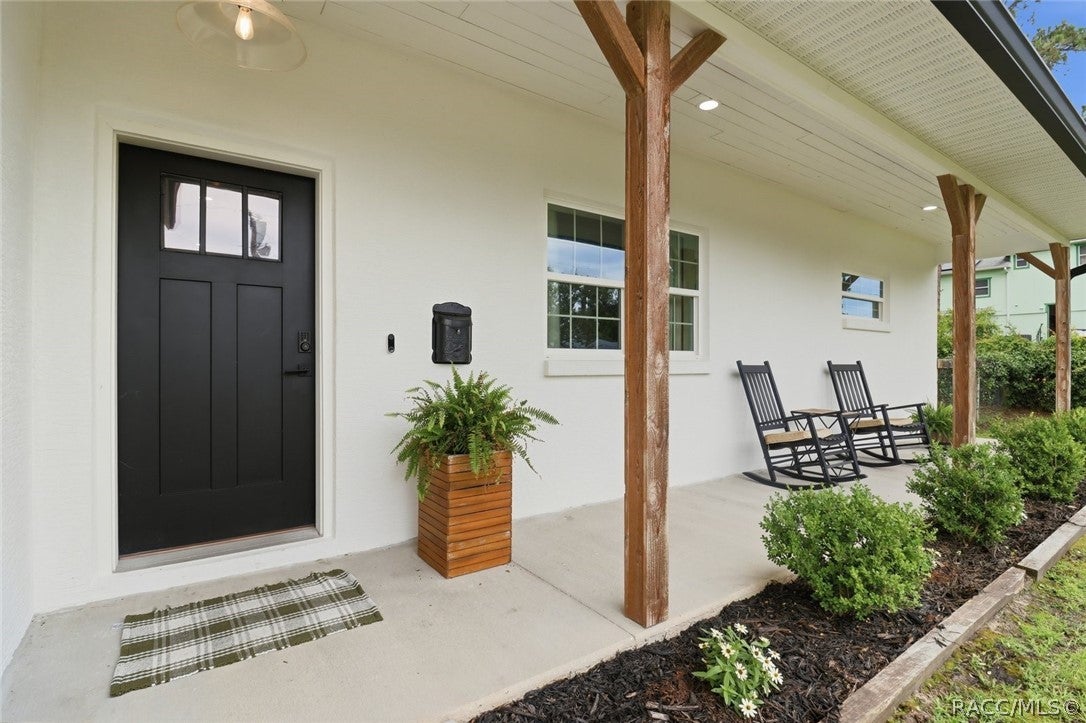 5476 W Paul Bryant Dr, Crystal River, FL 34429 photo