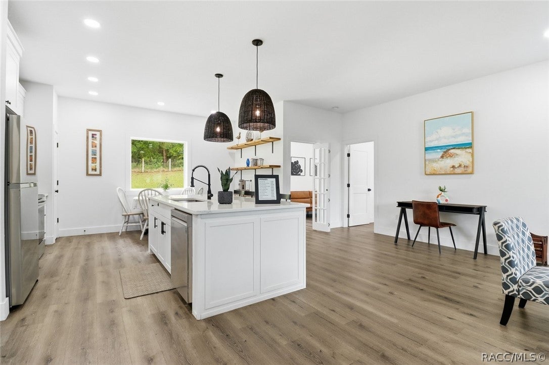 5476 W Paul Bryant Dr, Crystal River, FL 34429 photo