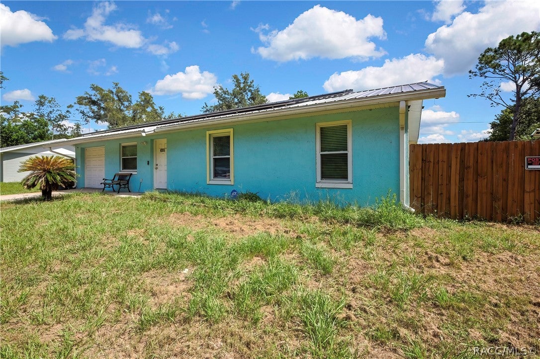 4081 N Holiday Dr, Crystal River, FL 34428 photo