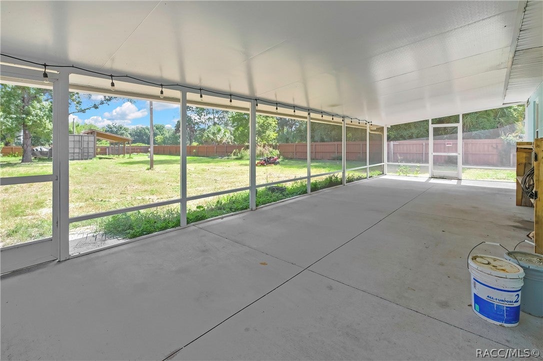 4081 N Holiday Dr, Crystal River, FL 34428 photo