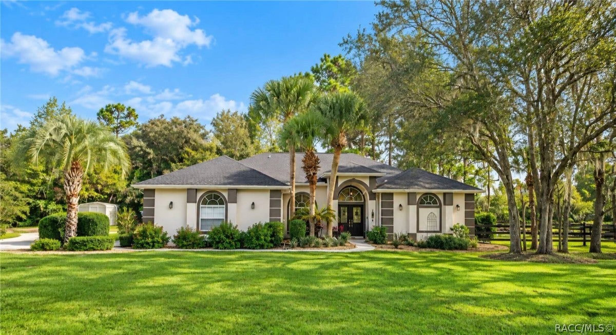 5463 Allamandra Dr, Beverly Hills, FL 34465