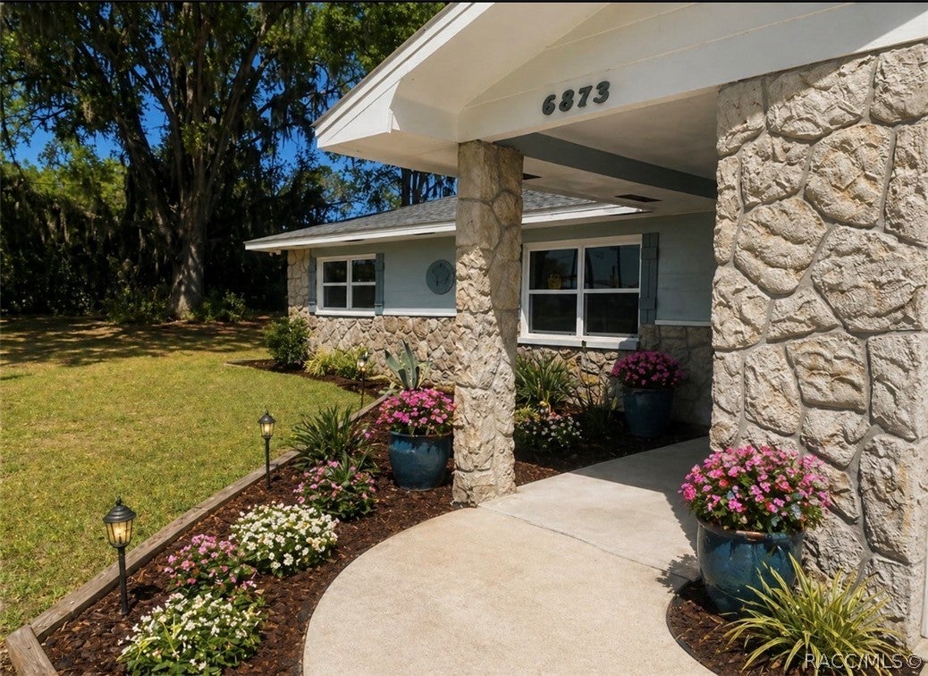 6833 W Rich St, Crystal River, FL 34428 photo