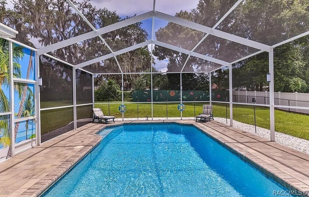 5904 Meadowpark Ln, Crystal River, FL 34429