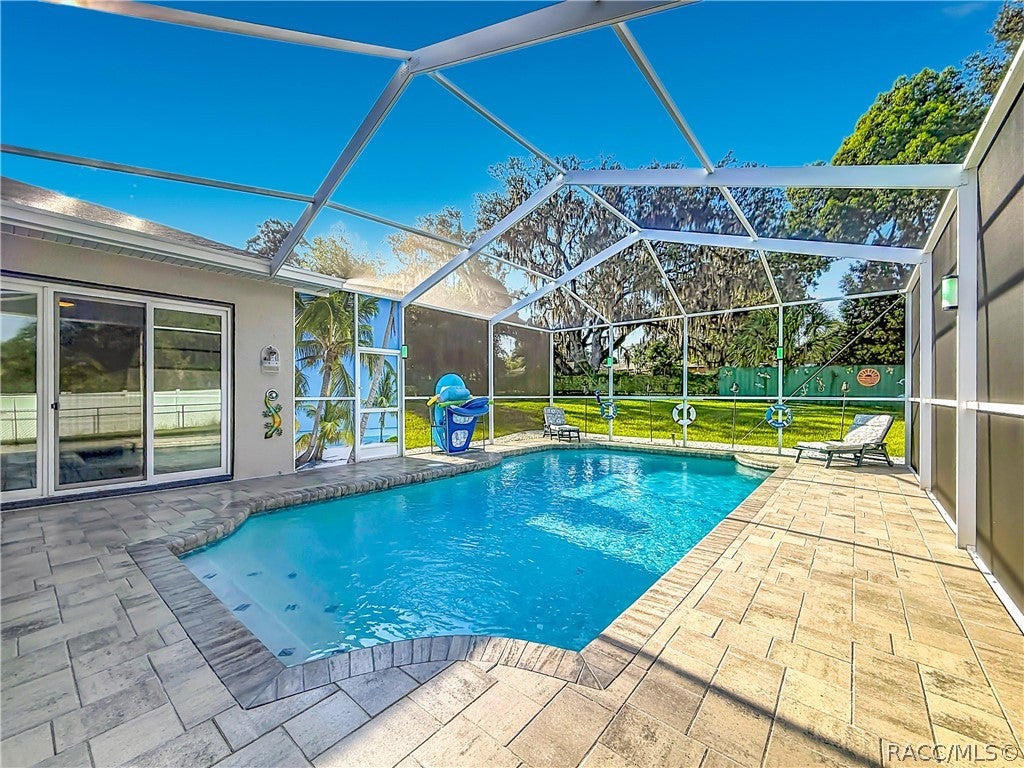 5904 W Meadowpark Ln, Crystal River, FL 34429 photo