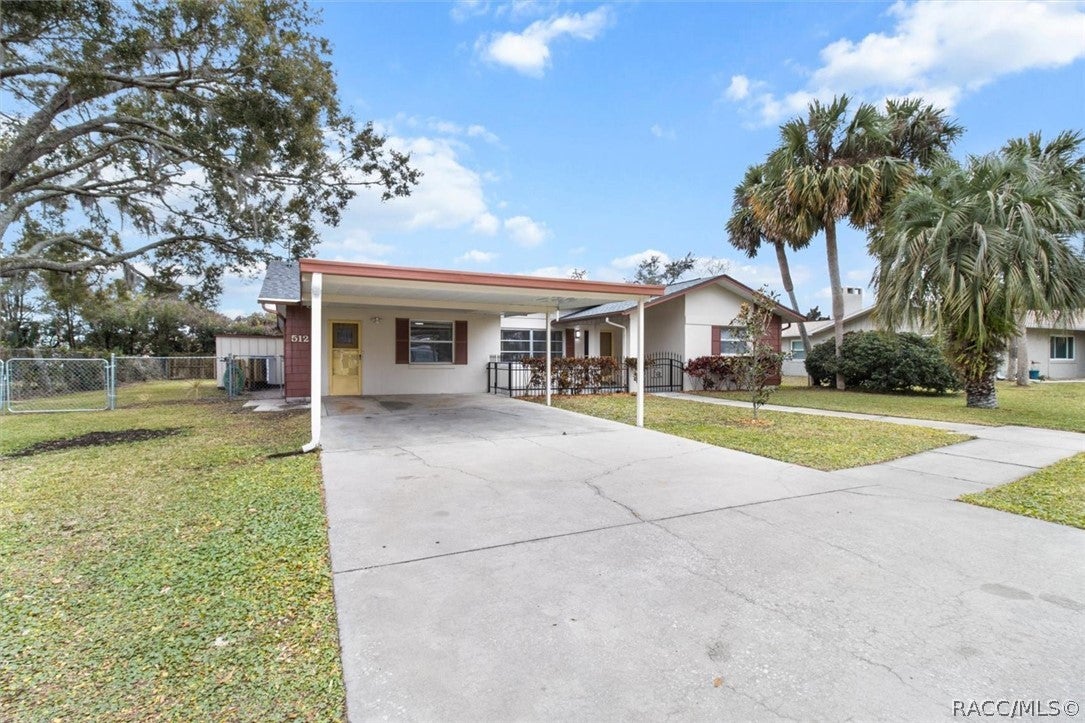 512 Paradise Point Rd, Crystal River, FL 34429