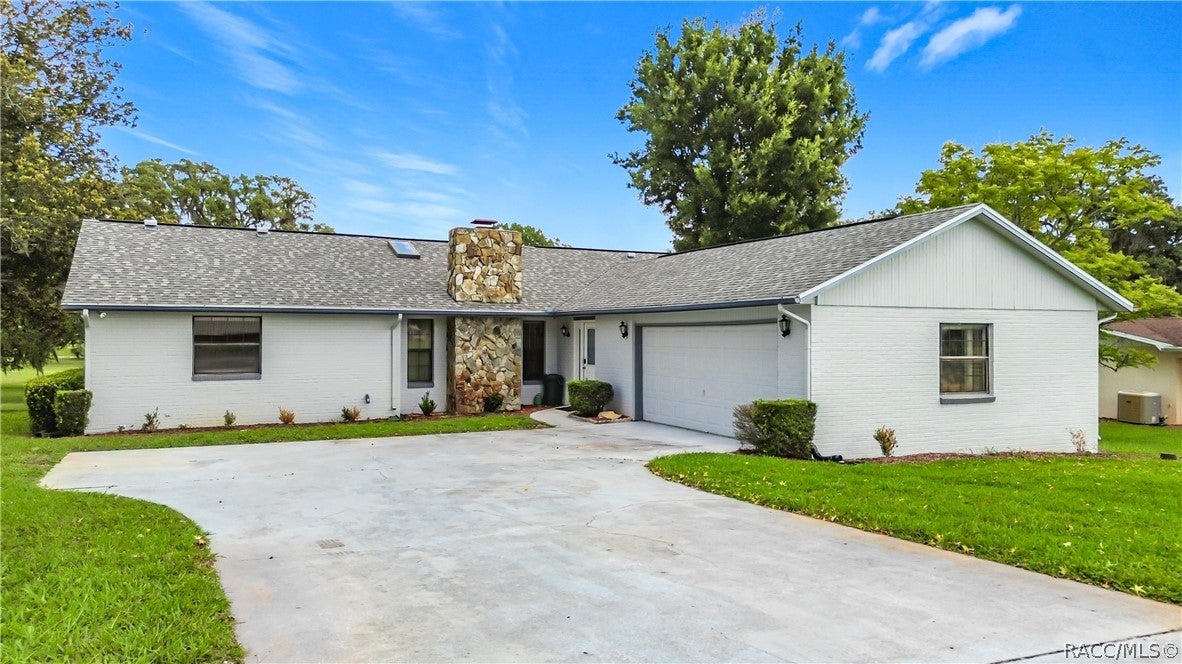 8831 E Sandpiper Dr, Inverness, FL 34450 photo