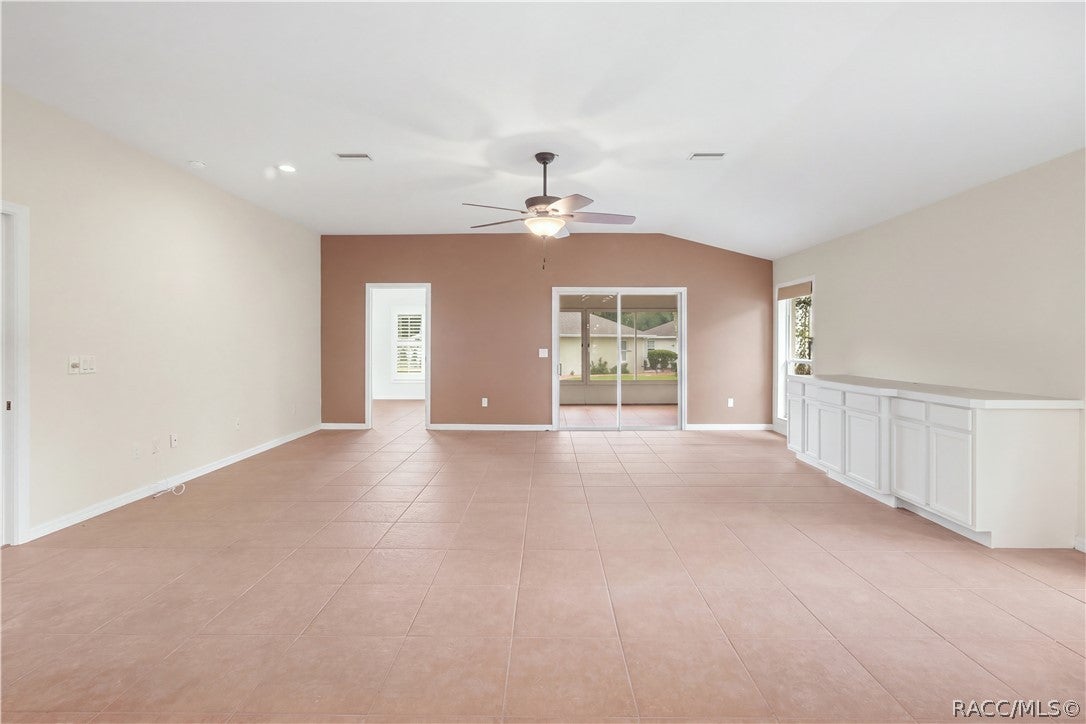 6410 W Cannondale Dr, Crystal River, FL 34429 photo